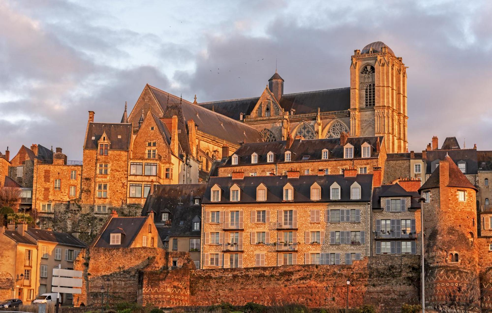 Chambres D'Hote - Maison Des Ecrivains - 50 M De La Cathedrale Et Place Des Jacobins Le Mans Bagian luar foto
